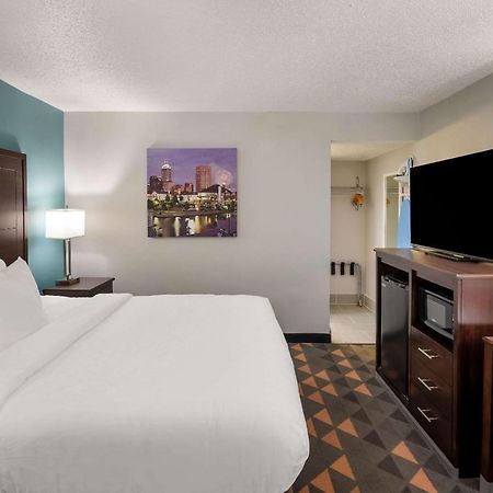 Clarion Pointe Indianapolis Northeast Hotel Castleton Kültér fotó
