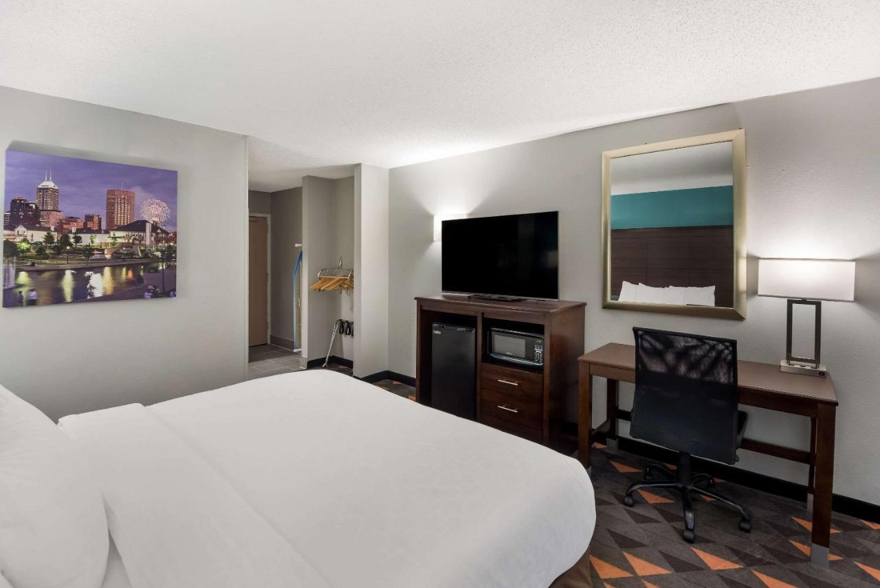 Clarion Pointe Indianapolis Northeast Hotel Castleton Kültér fotó