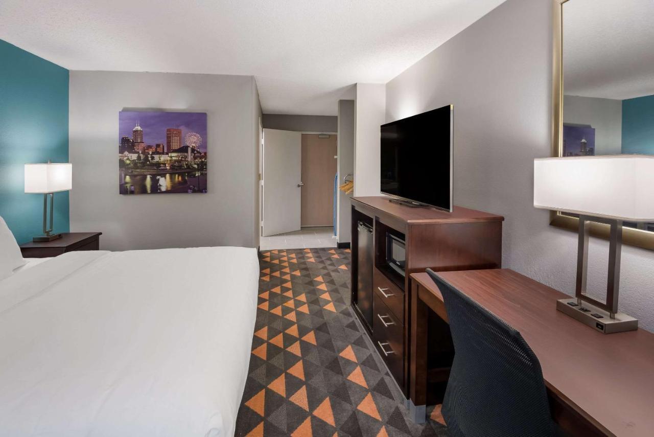 Clarion Pointe Indianapolis Northeast Hotel Castleton Kültér fotó